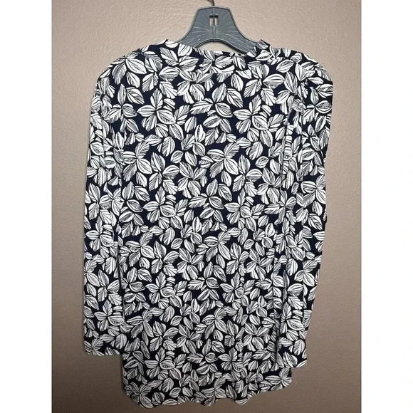 41Hawthorne Henri Ruched Knit Wrap Top (Black Floral) - XXL - Picture 2 of 7